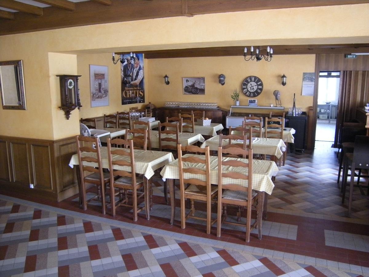 Hotel Gites Des Touristes Vollore-Montagne Buitenkant foto